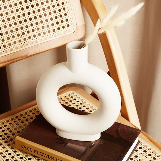 Beige Donut Vase - Vanilla Shadows