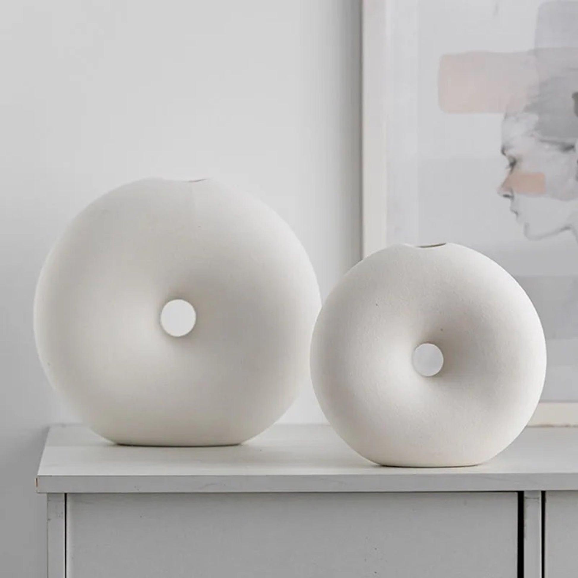 White Donut Vase – Sculptural Modern Organic Decor